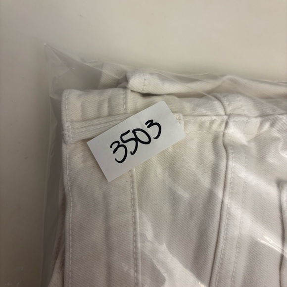 MOTHER High Waisted Weekender Skimp Bottcut Jeans in Antique White 26 - Picture 12 of 12